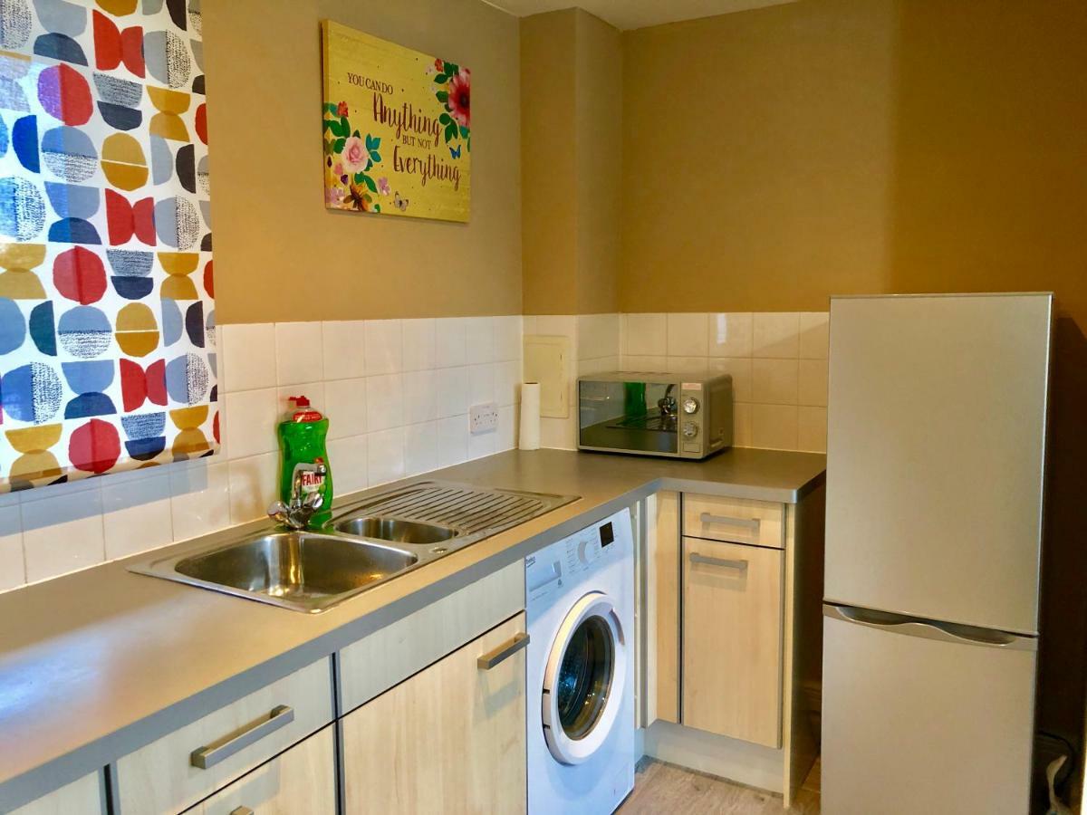 2 Bedrooms Modern Apartment, Lounge, Full Kitchen, Balcony, 5 Minutes Stratford Station Londres Exterior foto
