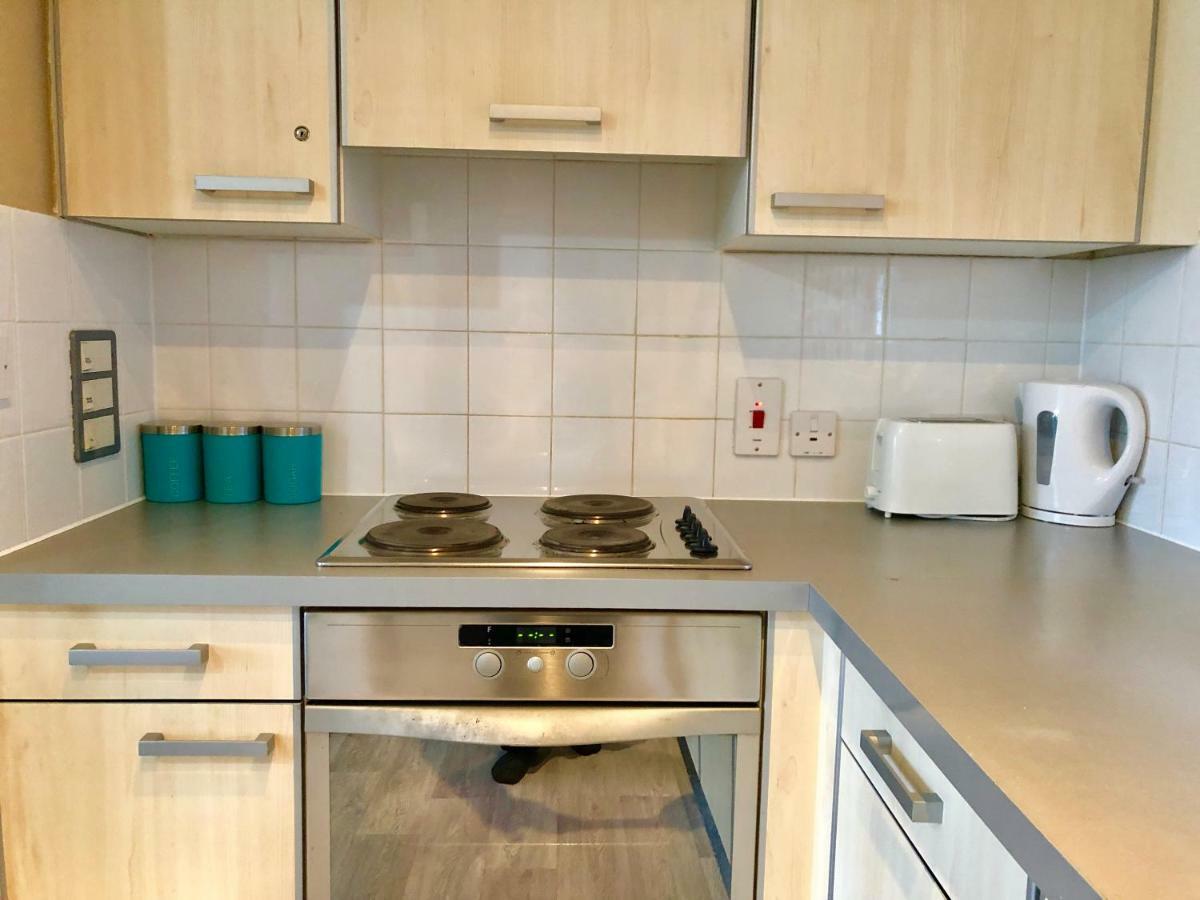 2 Bedrooms Modern Apartment, Lounge, Full Kitchen, Balcony, 5 Minutes Stratford Station Londres Exterior foto